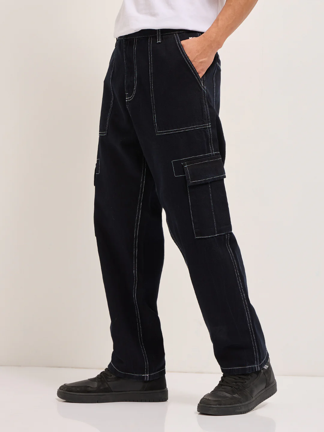 LEVI - Image 3