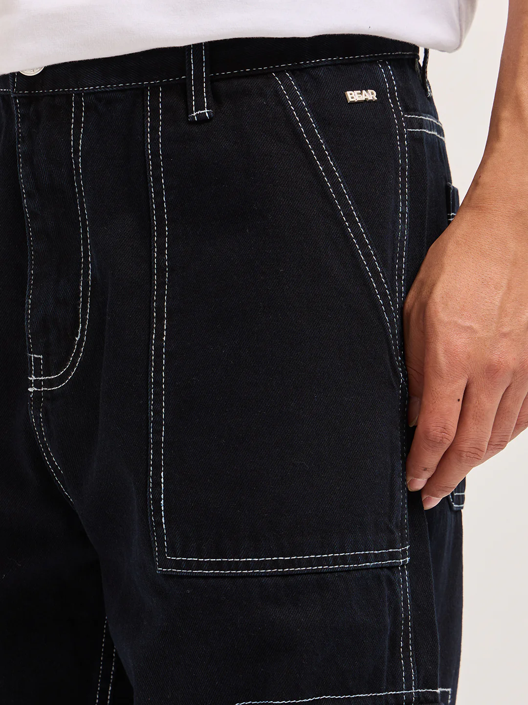 LEVI - Image 5